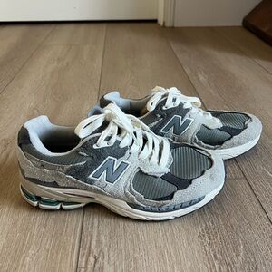 New Balance 2002R Protection Pack Rain Cloud Shoes Women’s size 7